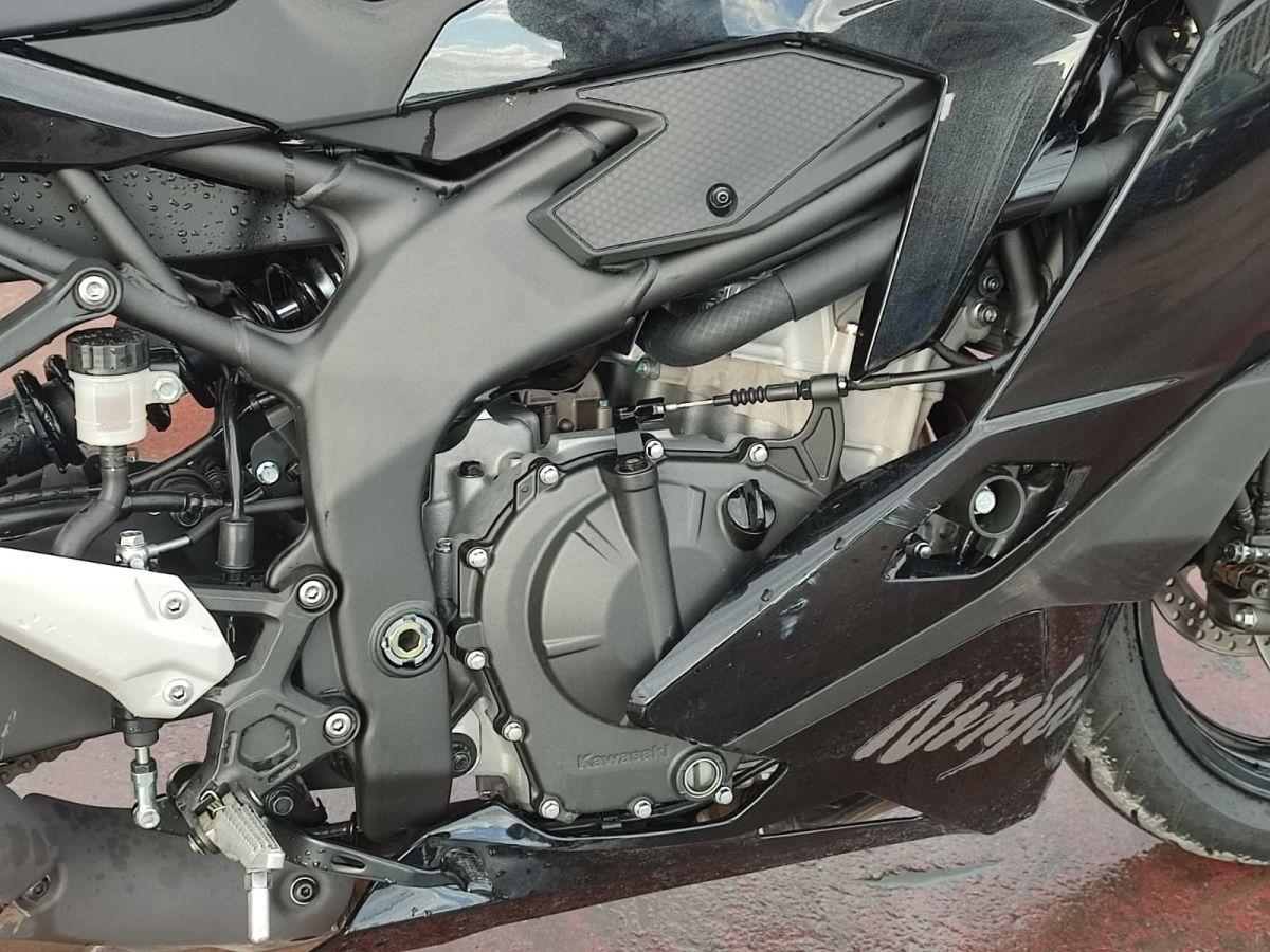 KAWASAKI NİNJA ZX-4R