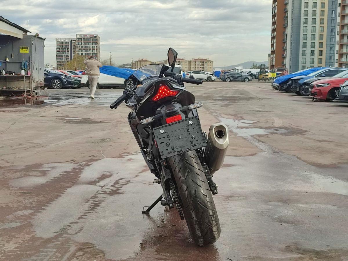 KAWASAKI NİNJA ZX-4R