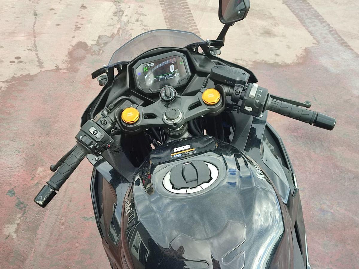 KAWASAKI NİNJA ZX-4R