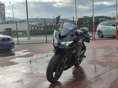 KAWASAKI NİNJA ZX-4R