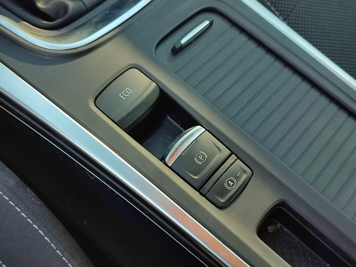 MEGANE SEDAN TOUCH 1.3 TCE EDC 140 FAZ2