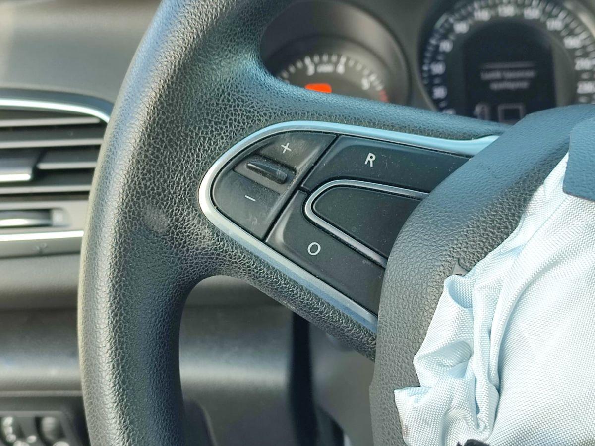 MEGANE SEDAN JOY 1.3 TCE EDC 140