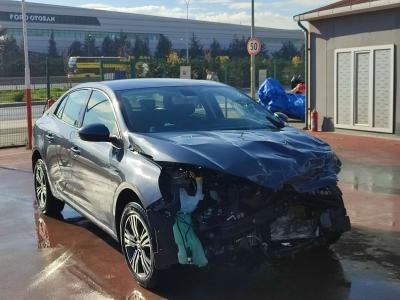 MEGANE SEDAN TOUCH 1.3 TCE EDC 140 FAZ2