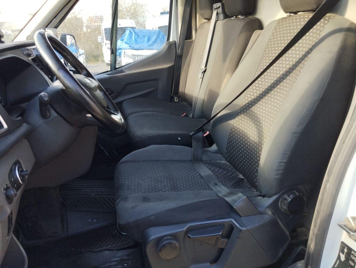 TRANSIT 350L VAN BEV 198KW DELUXE AT