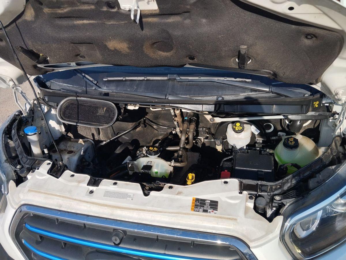 TRANSIT 350L VAN BEV 198KW DELUXE AT