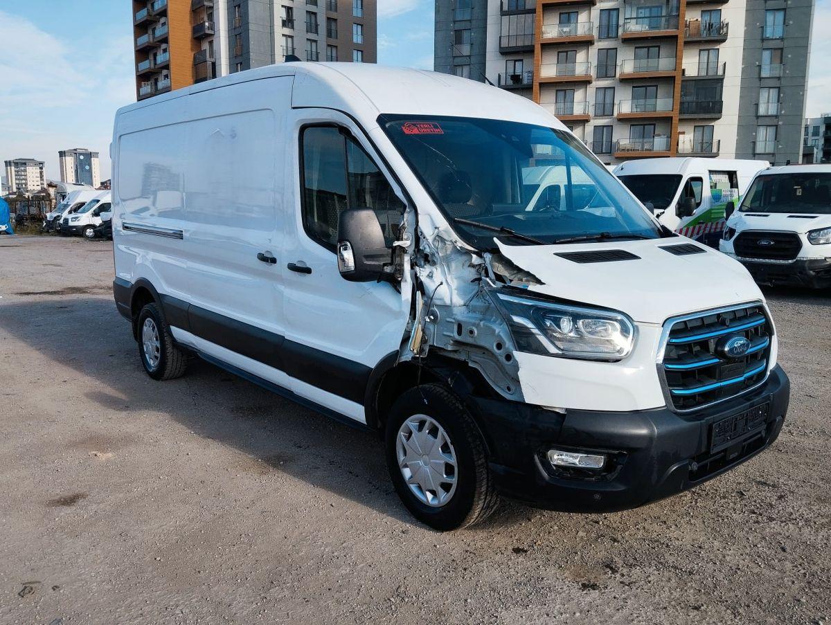 TRANSIT 350L VAN BEV 198KW DELUXE AT