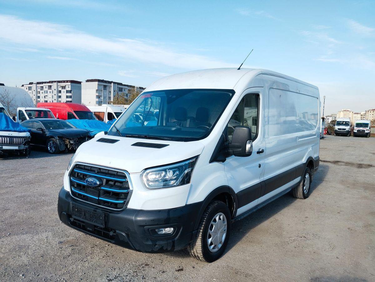 TRANSIT 350L VAN BEV 198KW DELUXE AT