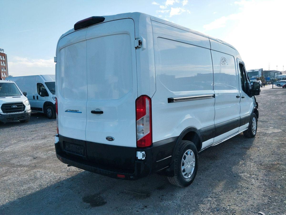 TRANSIT 350L VAN BEV 198KW DELUXE AT