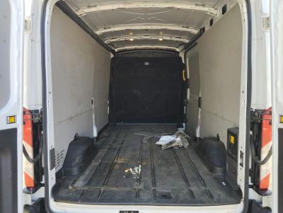 TRANSIT 350L VAN BEV 198KW DELUXE AT