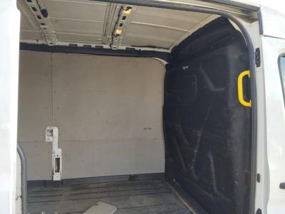 TRANSIT 350L VAN BEV 198KW DELUXE AT