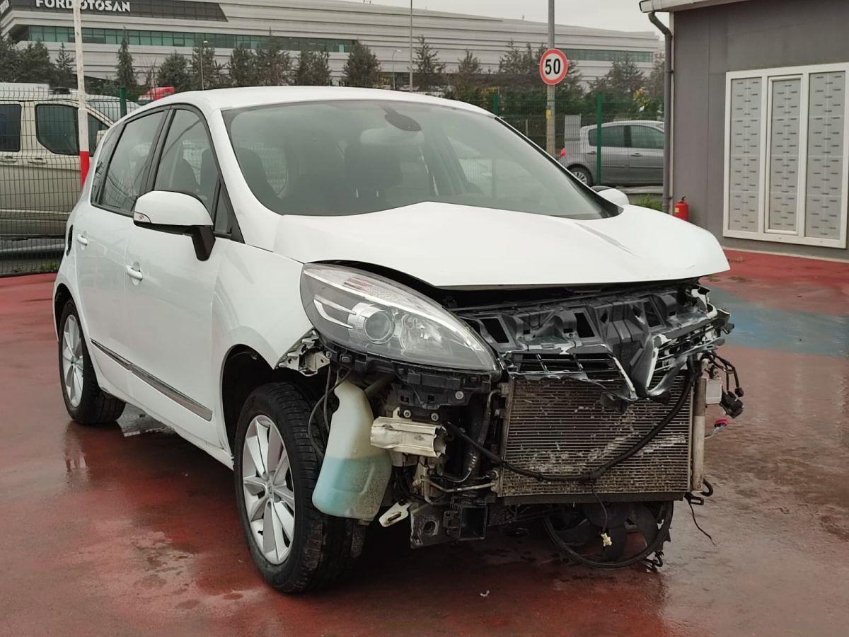 GRAND SCENIC PRIVILEGE 1.5 DCI 105 5KISI