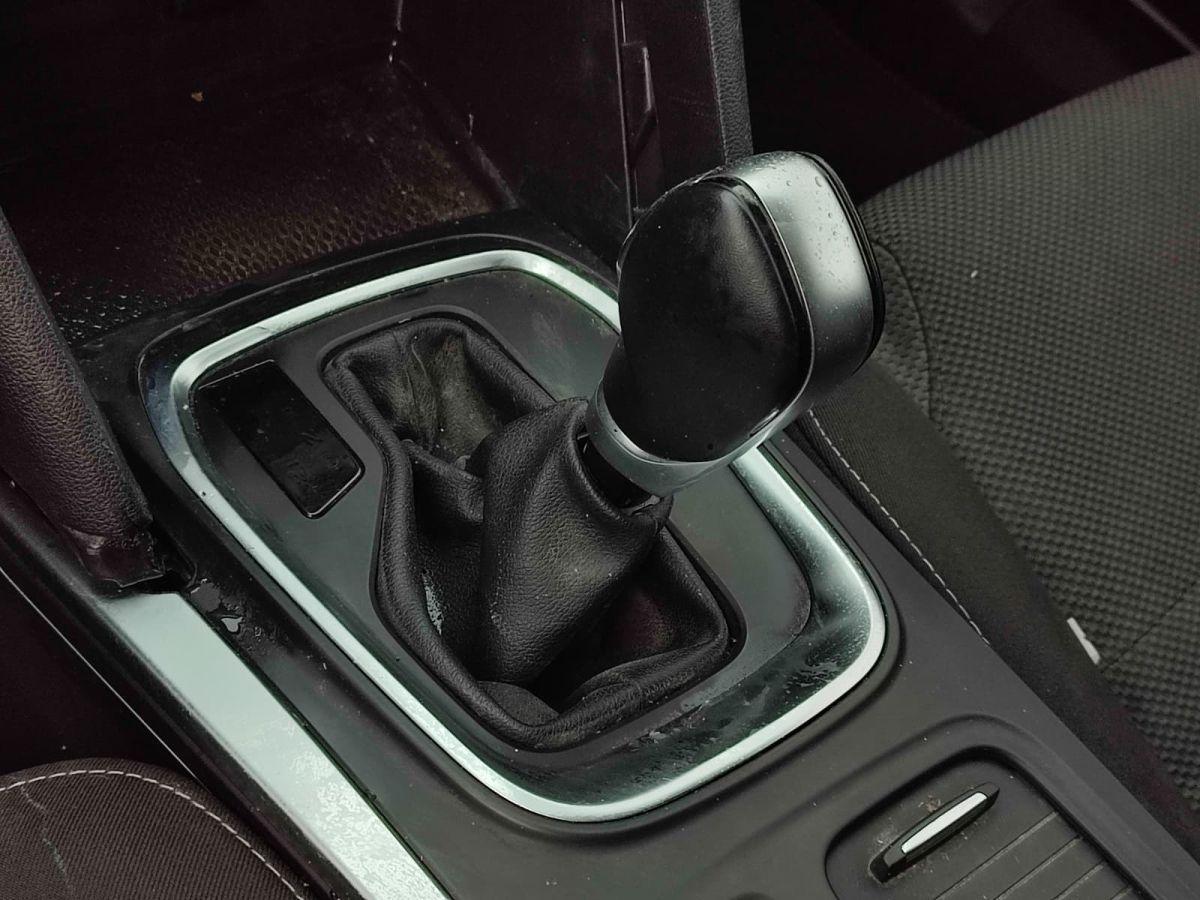 MEGANE SEDAN JOY COMFORT 1.3 TCE EDC 140 FAZ2