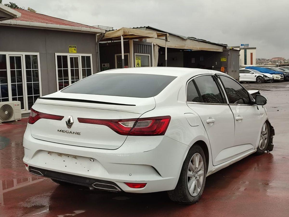 MEGANE SEDAN JOY COMFORT 1.3 TCE EDC 140 FAZ2