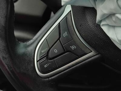 MEGANE SEDAN JOY COMFORT 1.3 TCE EDC 140 FAZ2