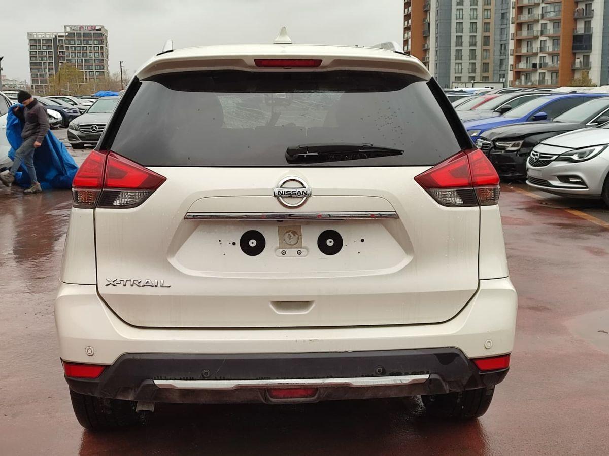 X-TRAIL 1.6 DCI PLATINUM PREMIUM 4x2 X-TRONIC