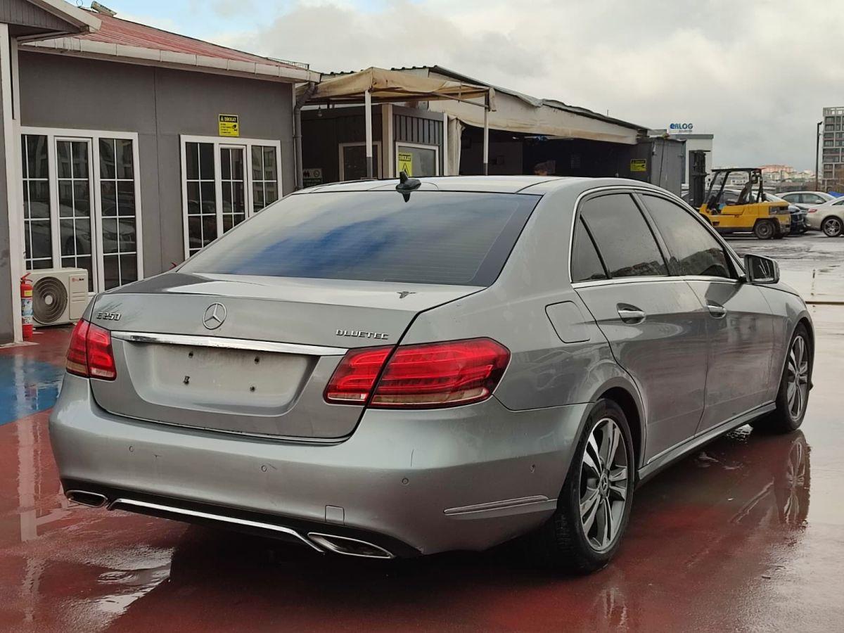 E 250 BLUETEC 4MATIC PREMIUM