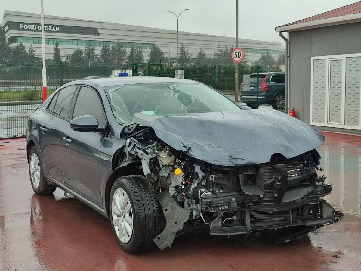 MEGANE SEDAN JOY 1.3 TCE EDC 140 FAZ2