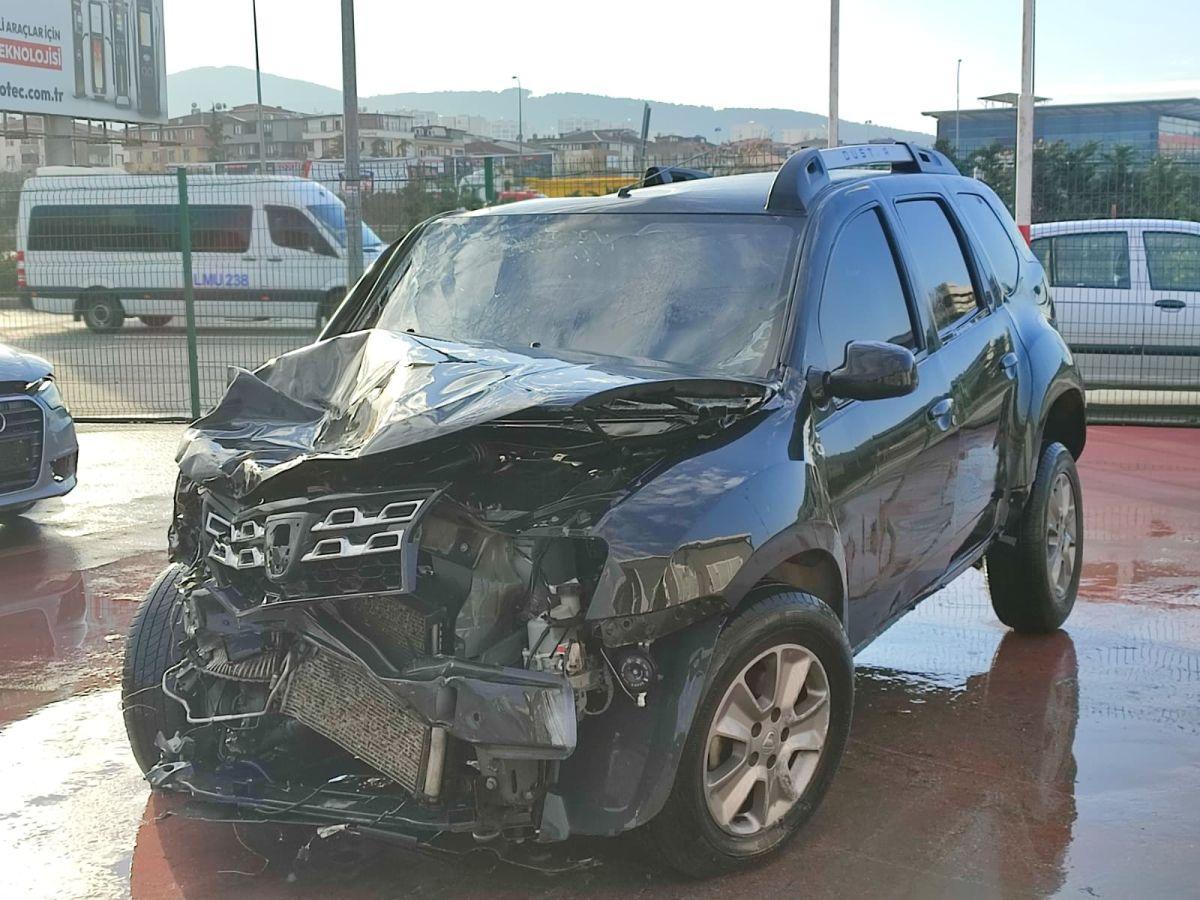 DUSTER LAUREATE 1.5 DCI 90 4x2