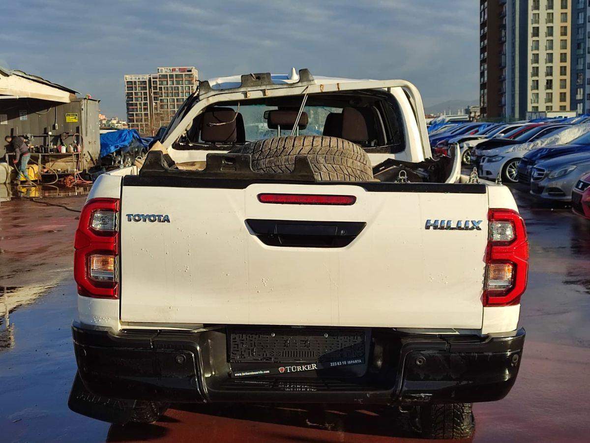 HILUX 2.4 D-4D 150 4x4 ADVENTURE A/T