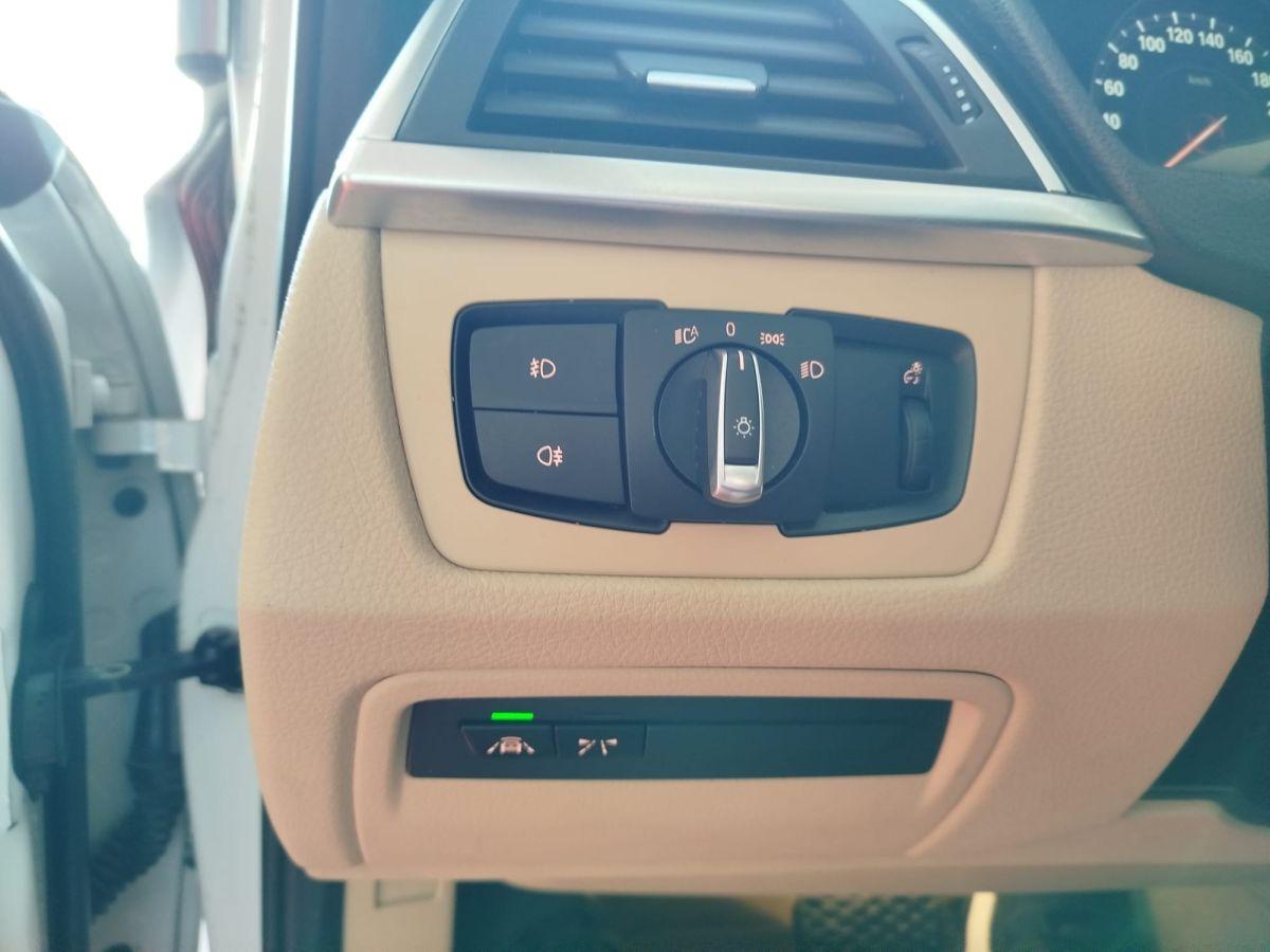 318i SEDAN 1.5 (136) PREMIUM LINE