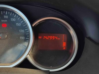 DUSTER LAUREATE 1.5 DCI 90 4x2