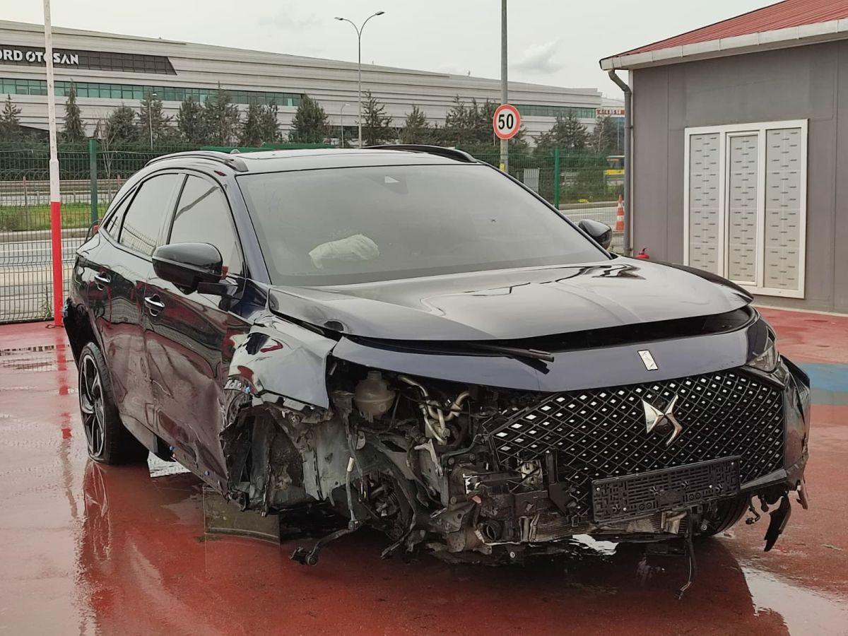 DS 7 ESPRIT DE VOYAGE E-TENSE 4X4 300