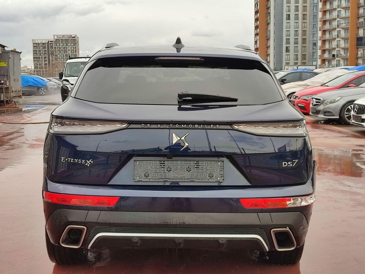 DS 7 ESPRIT DE VOYAGE E-TENSE 4X4 300