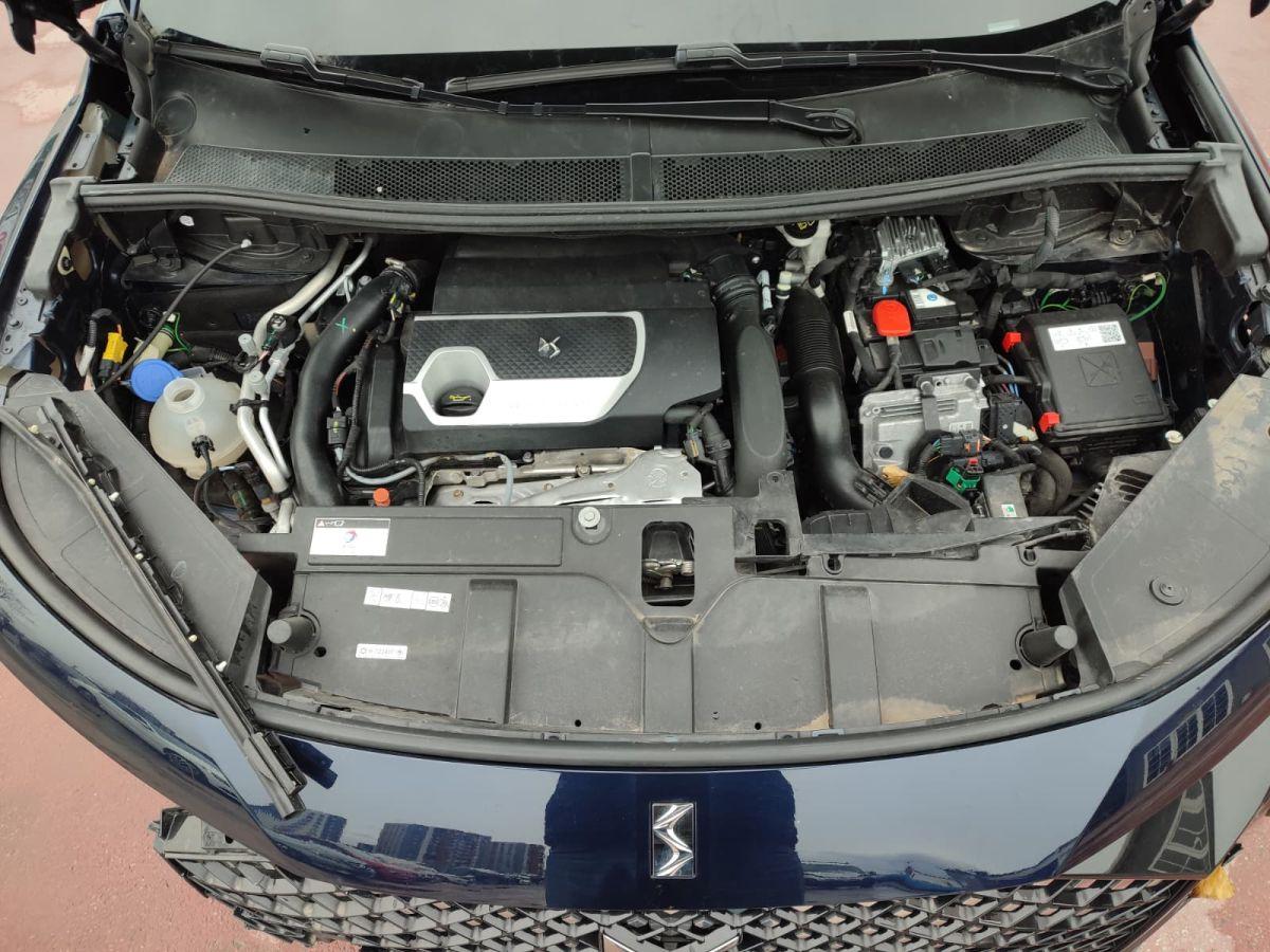 DS 7 ESPRIT DE VOYAGE E-TENSE 4X4 300