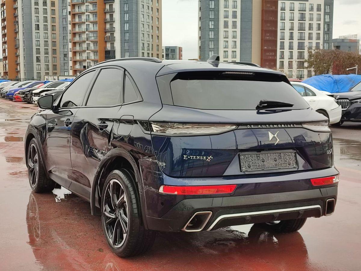 DS 7 ESPRIT DE VOYAGE E-TENSE 4X4 300