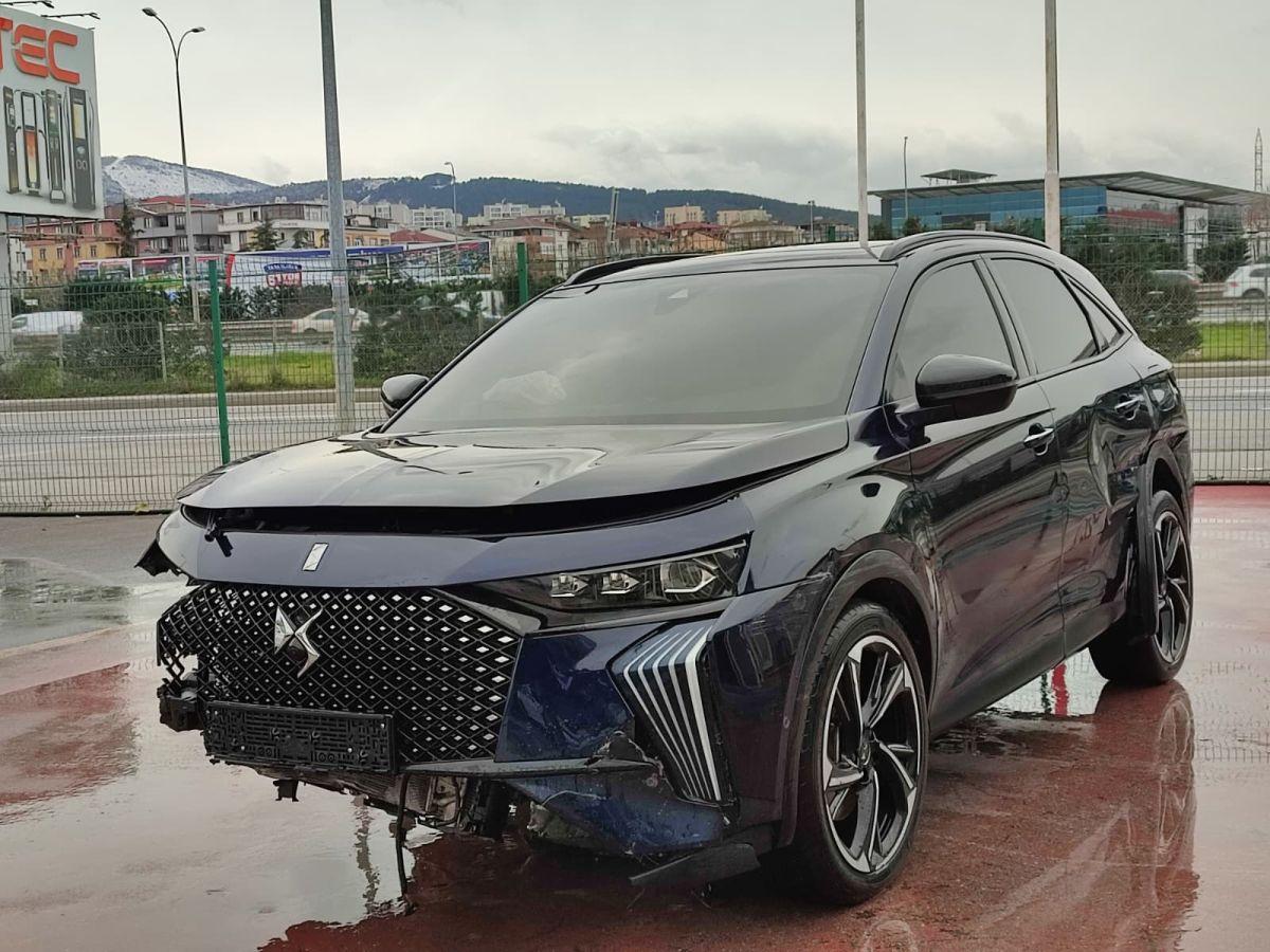 DS 7 ESPRIT DE VOYAGE E-TENSE 4X4 300