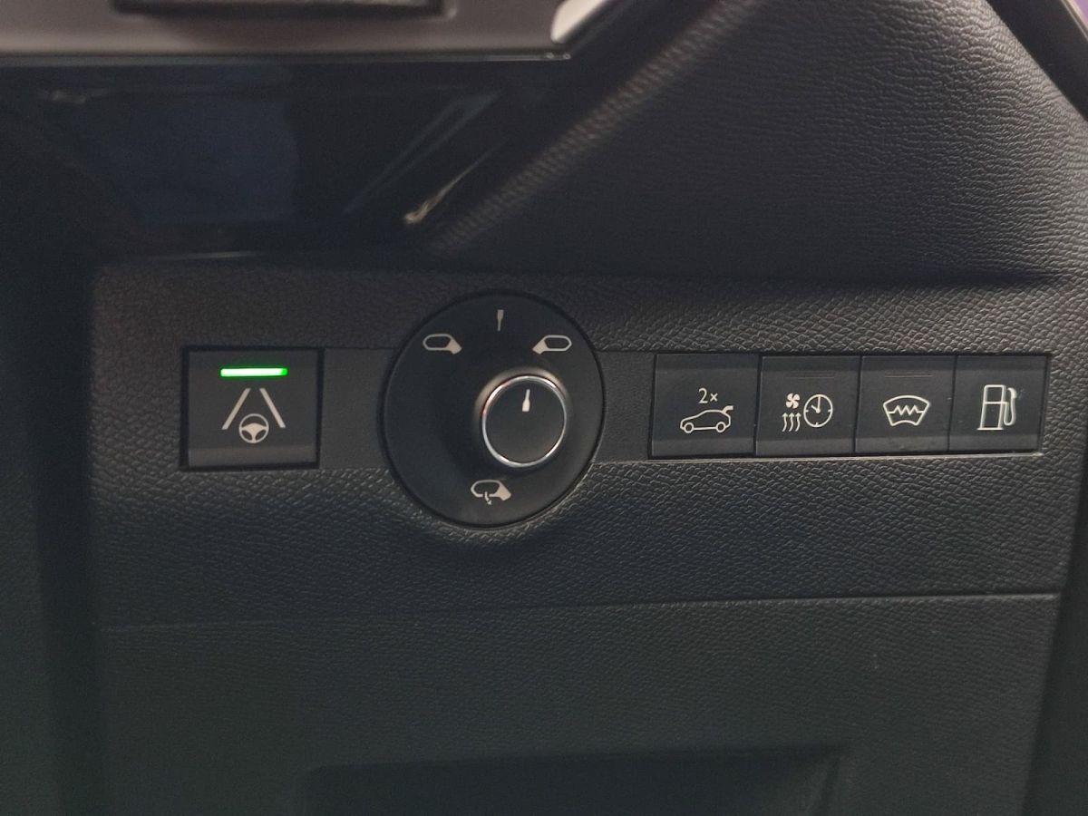 DS 7 ESPRIT DE VOYAGE E-TENSE 4X4 300