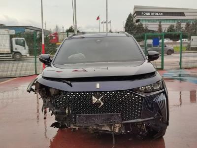 DS 7 ESPRIT DE VOYAGE E-TENSE 4X4 300