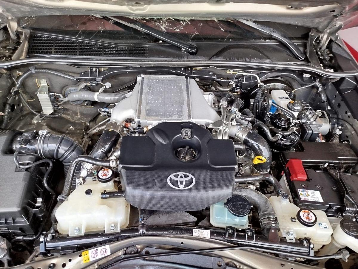 HILUX 2.4 D-4D 150 4*4 INVINCIBLE A/T