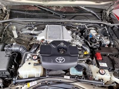 HILUX 2.4 D-4D 150 4*4 INVINCIBLE A/T