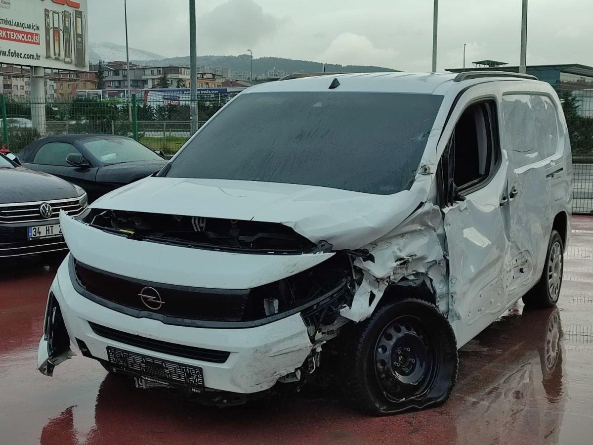 COMBO CARGO 1.5 DIZEL AT8 130 ULTIMATE XL FL