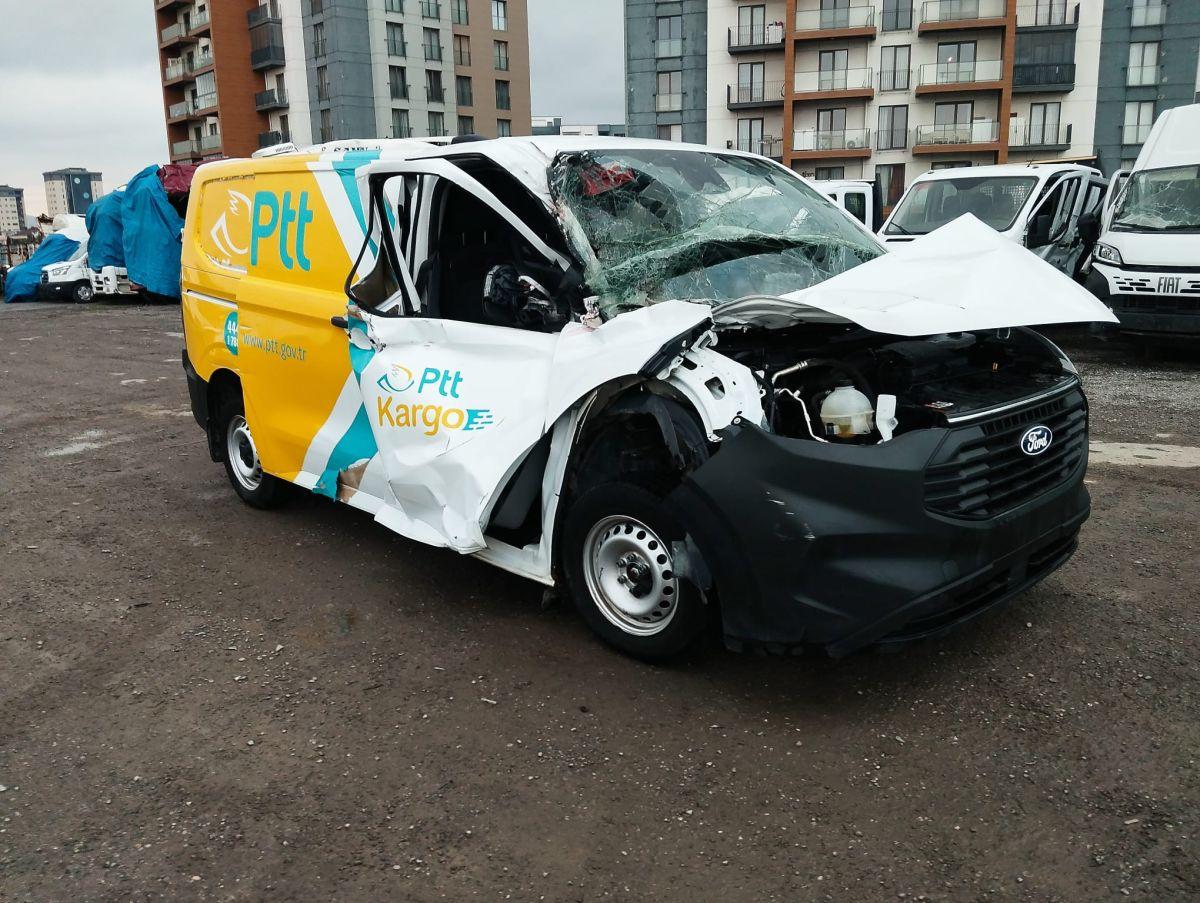 TRANSIT CUSTOM VAN 320S EB UPG 136 TREND