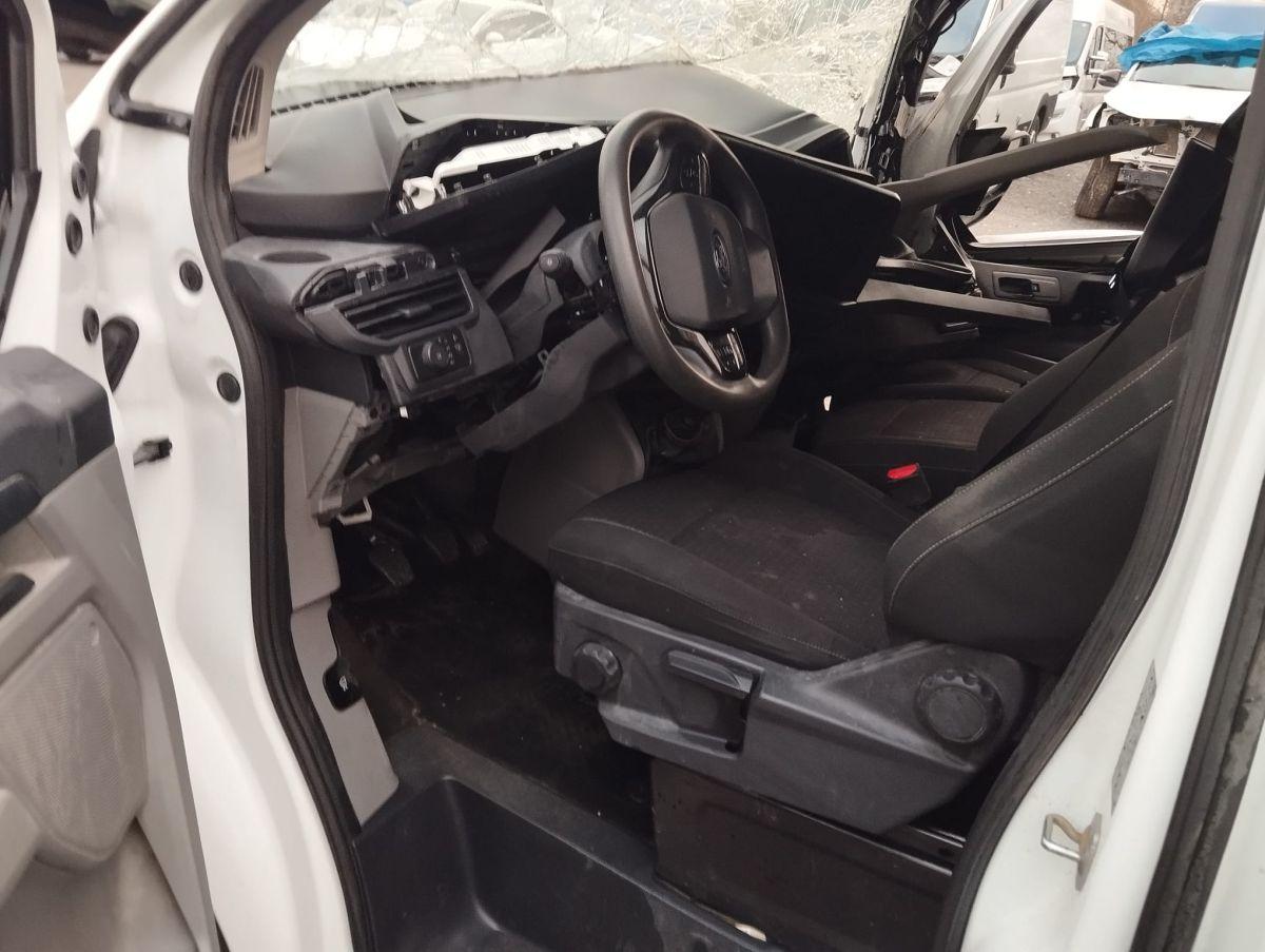 TRANSIT CUSTOM VAN 320S EB UPG 136 TREND