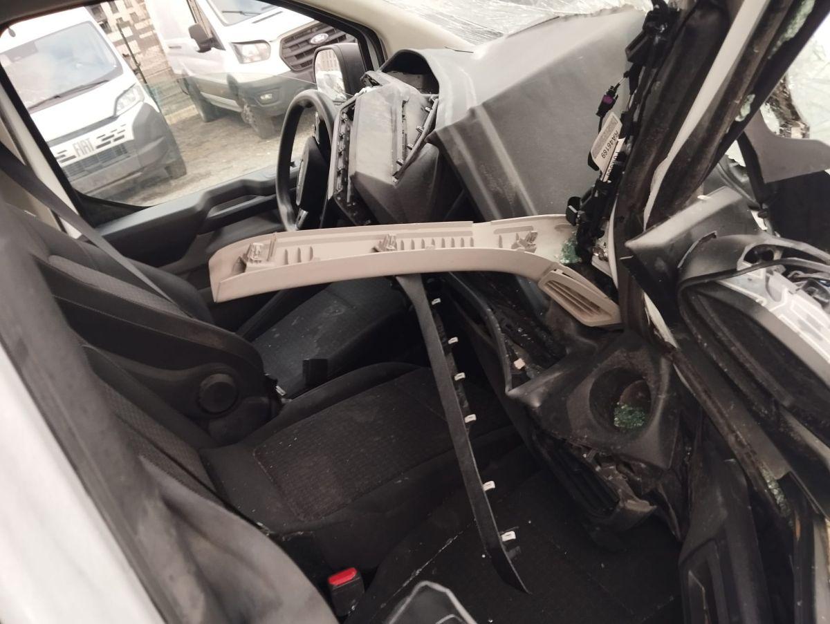 TRANSIT CUSTOM VAN 320S EB UPG 136 TREND