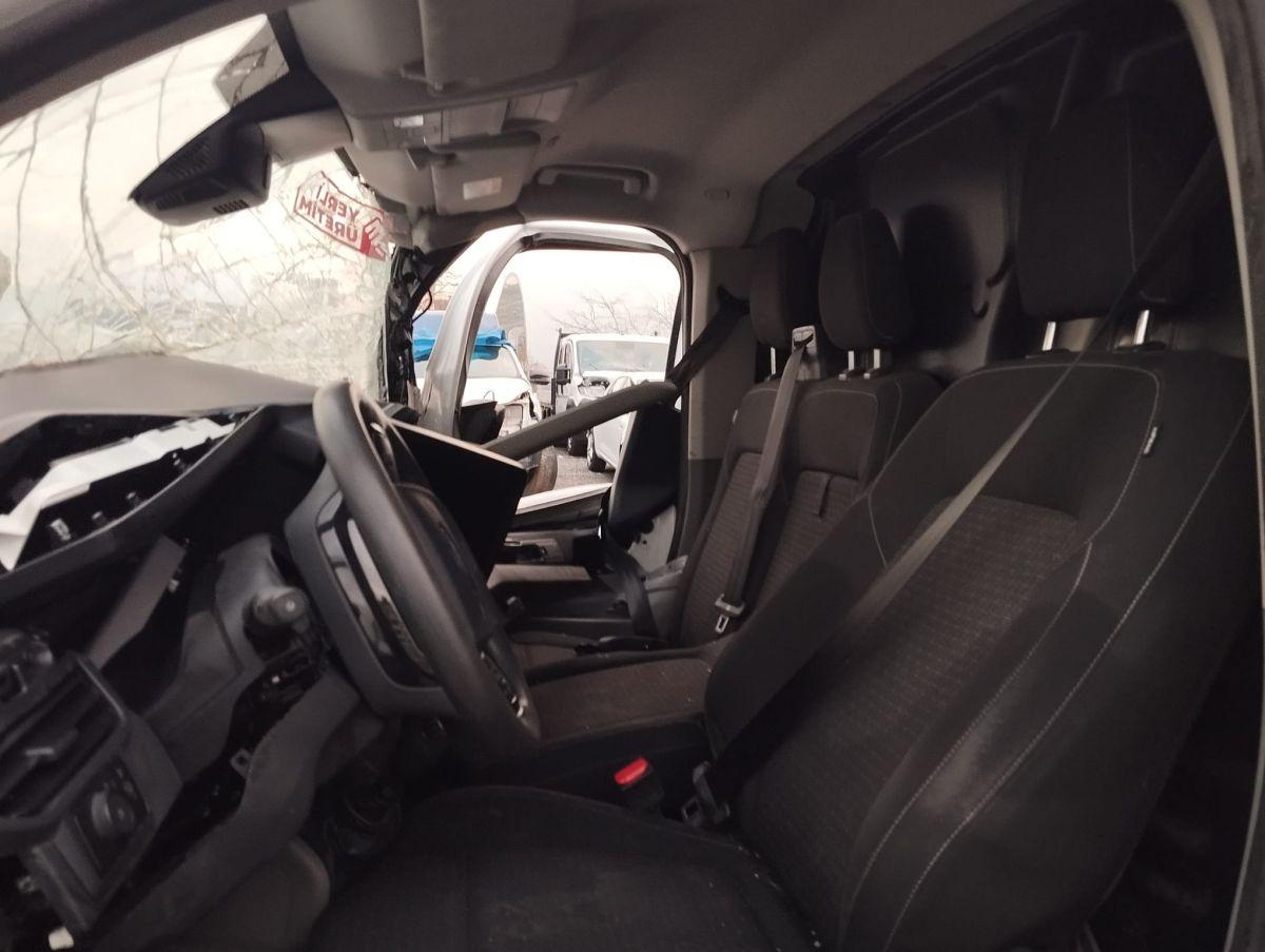 TRANSIT CUSTOM VAN 320S EB UPG 136 TREND