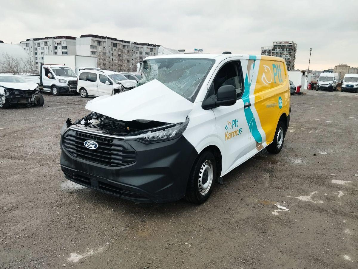 TRANSIT CUSTOM VAN 320S EB UPG 136 TREND