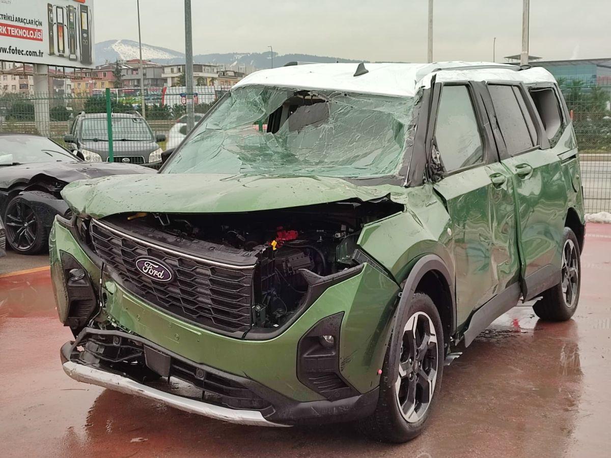 TOURNEO COURIER 1.0 P 125 AT ACTIVE