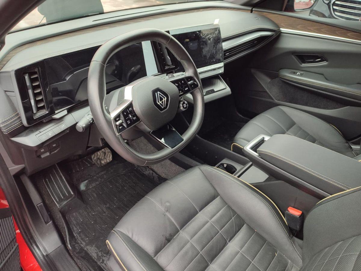 MEGANE E-TECH ICONIC EV60 220