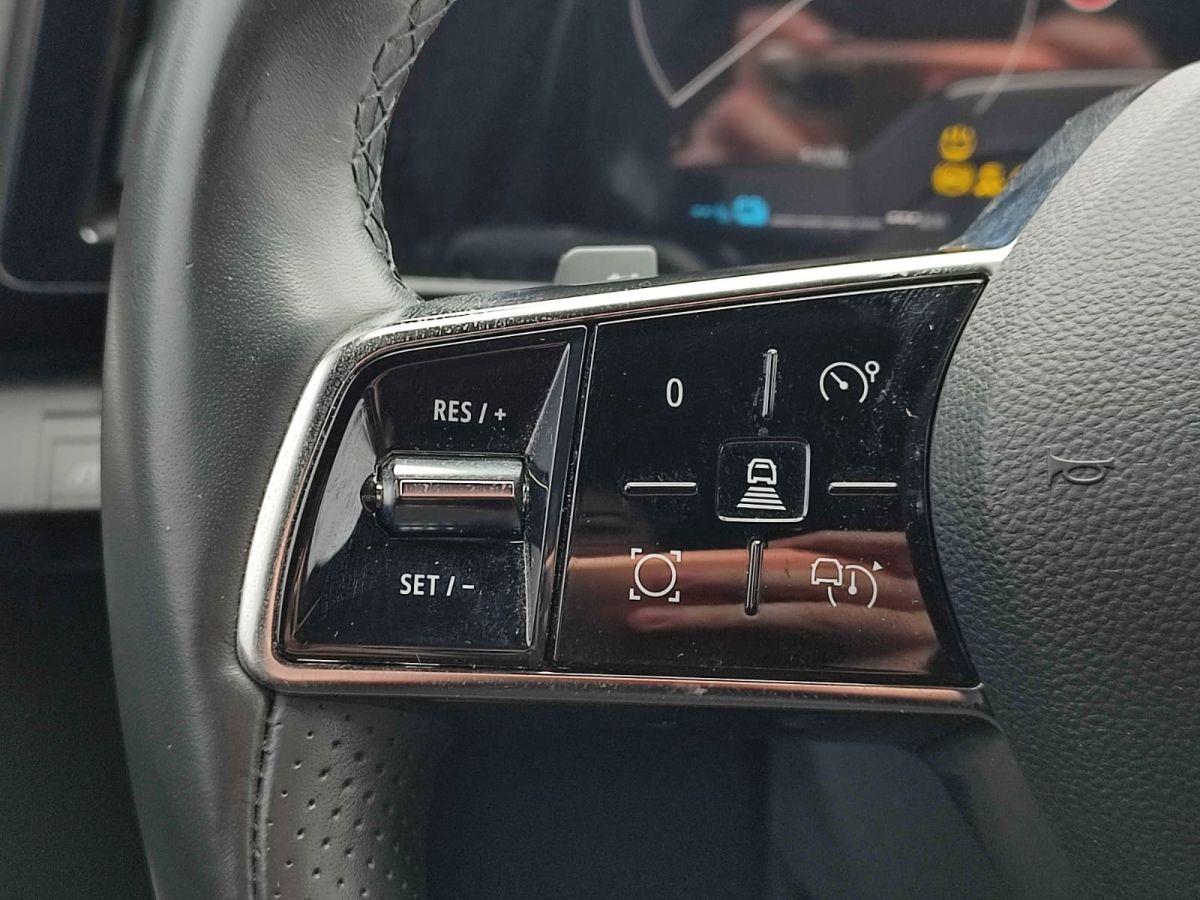 MEGANE E-TECH ICONIC EV60 220