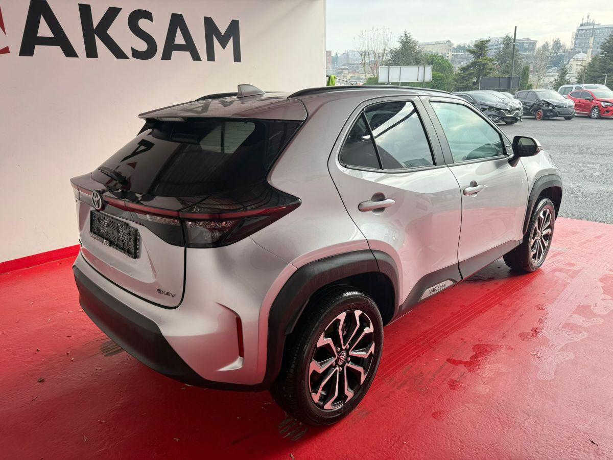 YARIS CROSS 1.5 HYBRID FLAME X-PACK E-CVT FL