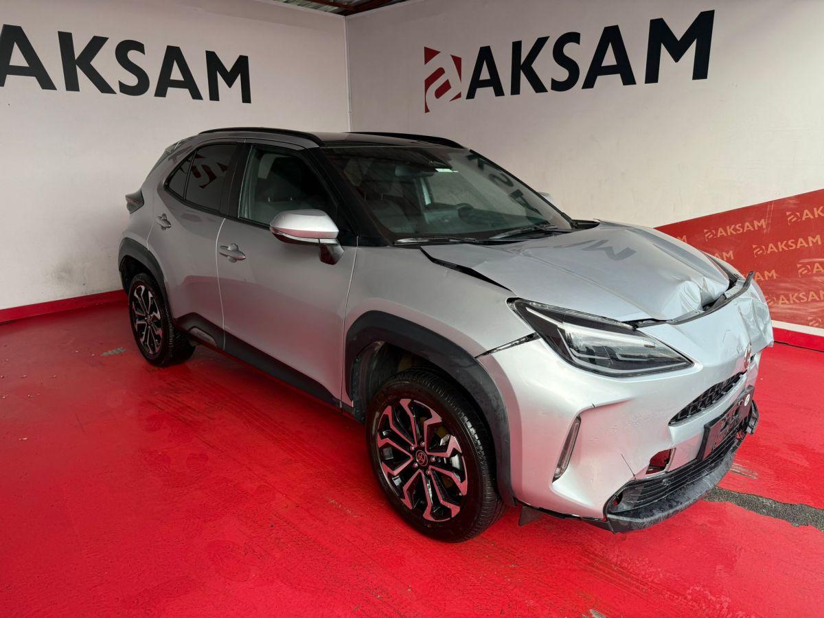 YARIS CROSS 1.5 HYBRID FLAME X-PACK E-CVT FL