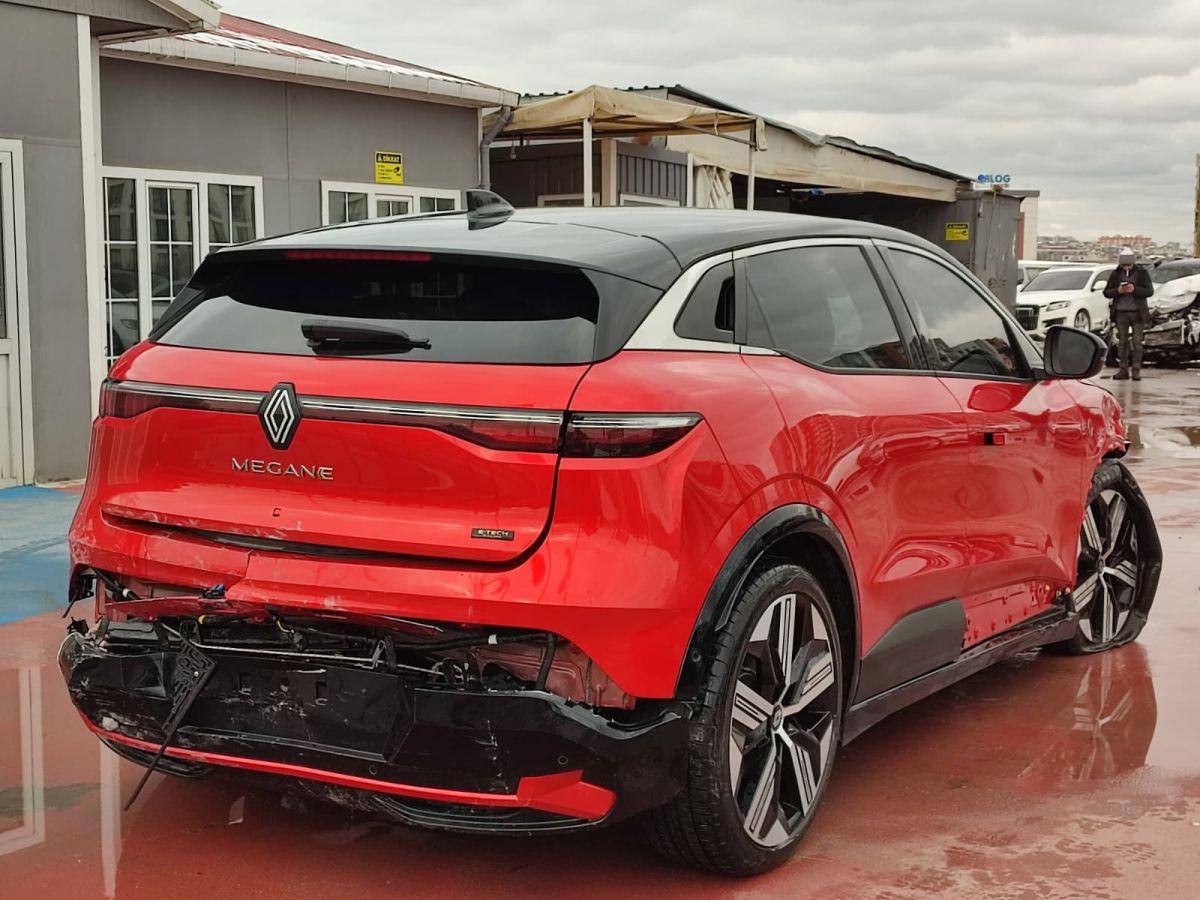 MEGANE E-TECH ICONIC EV60 220