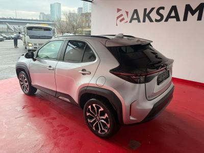 YARIS CROSS 1.5 HYBRID FLAME X-PACK E-CVT FL