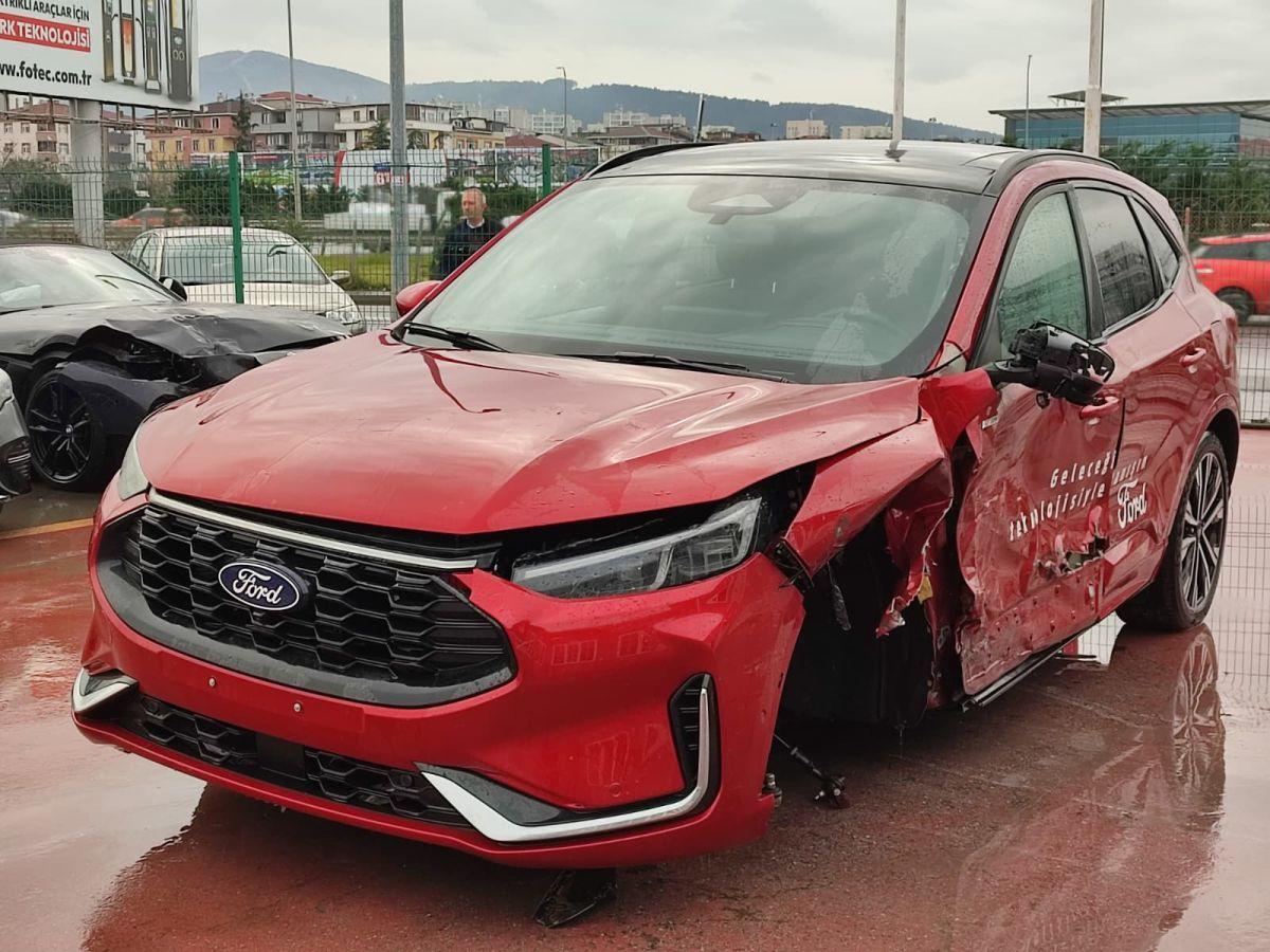 KUGA ST-LINE X 1.5 ECOBOOST 186 8AT FL