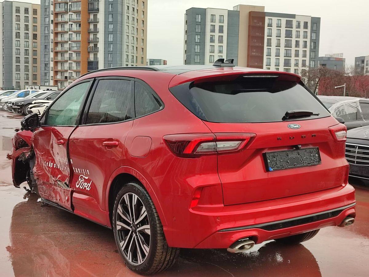 KUGA ST-LINE X 1.5 ECOBOOST 186 8AT FL