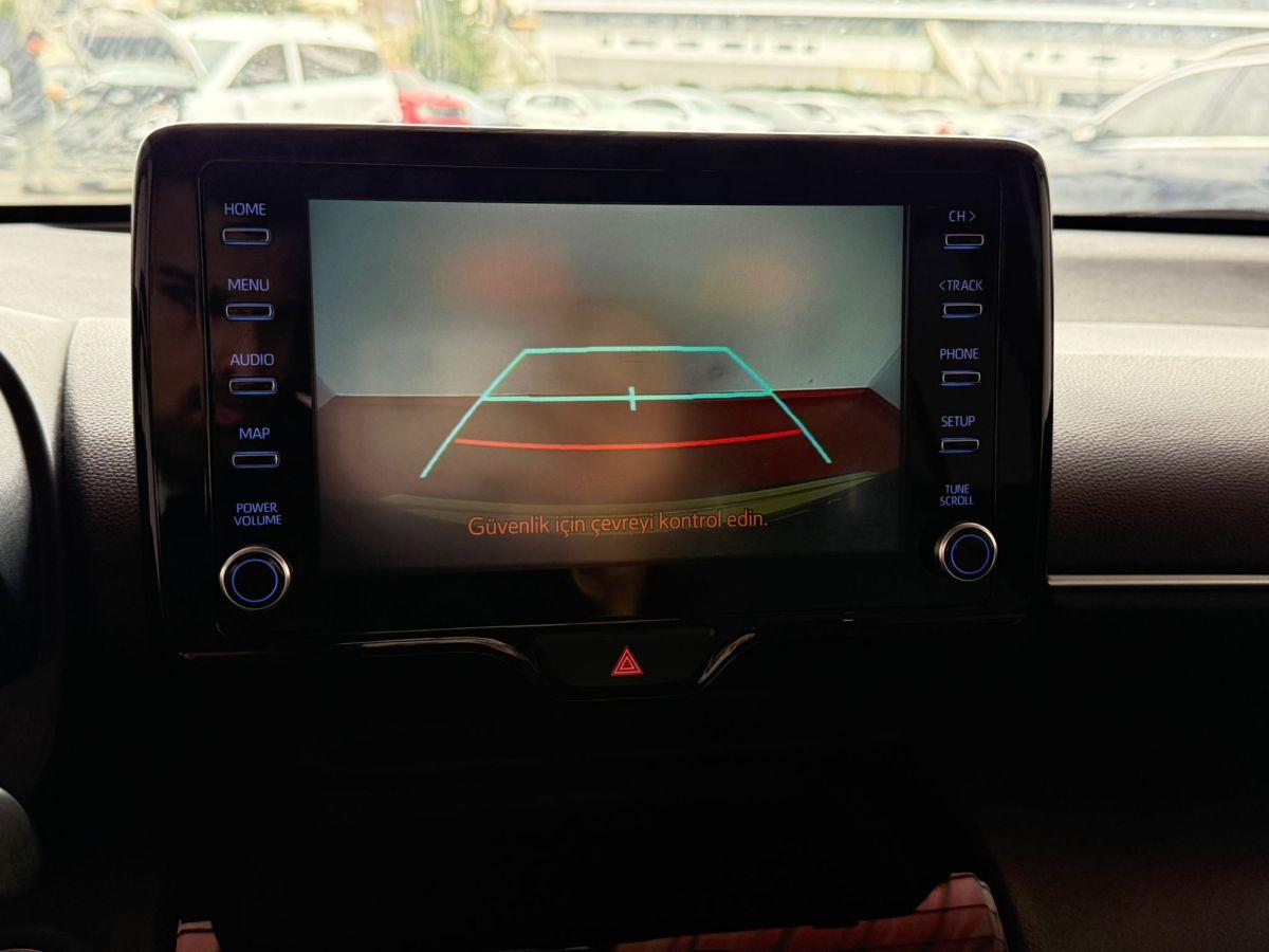 YARIS CROSS 1.5 HYBRID FLAME X-PACK E-CVT